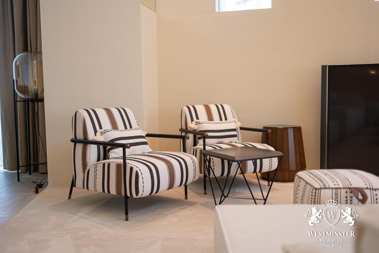 Westminster Dubai Mall מראה חיצוני תמונה Armchairs