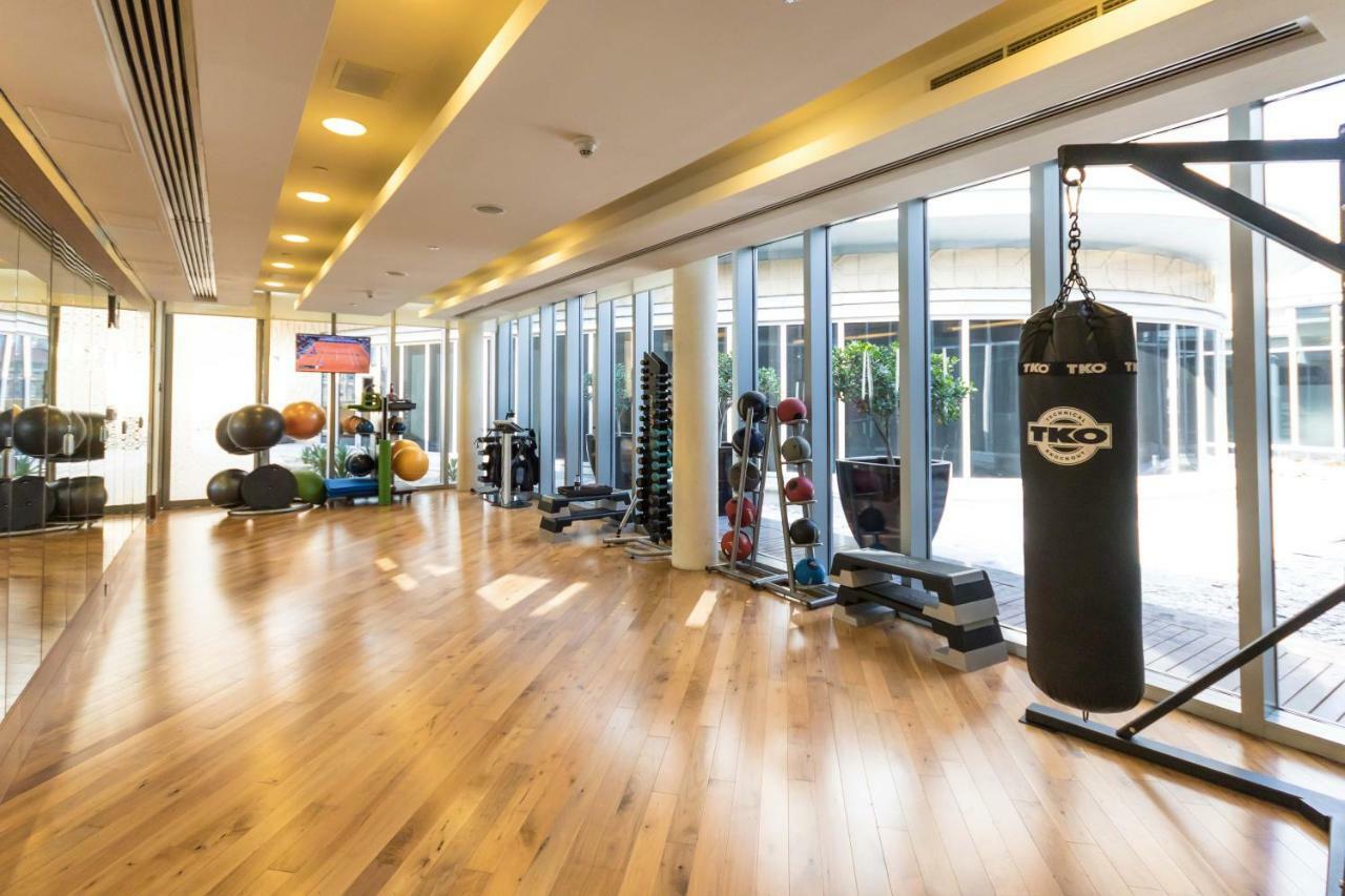 Westminster Dubai Mall מראה חיצוני תמונה The gym at the hotel