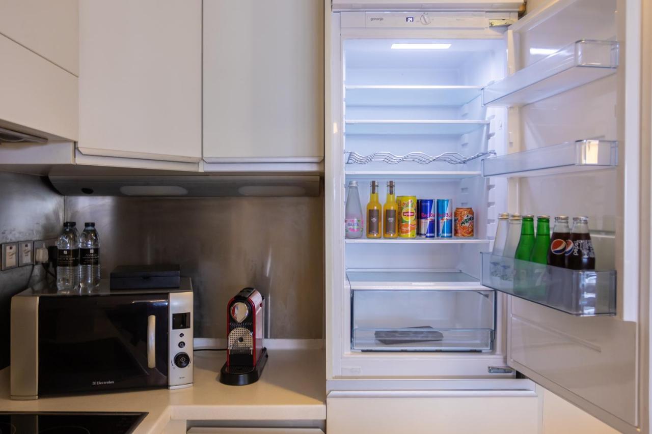 Westminster Dubai Mall מראה חיצוני תמונה A refrigerator